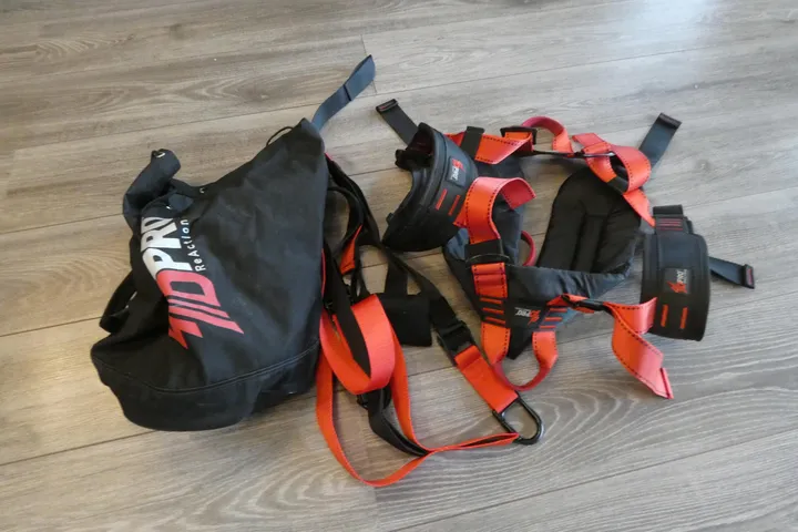 Konvolut 4D Pro ReAction Trainer, Gurtsystem mit Tasche, schwarz/rot